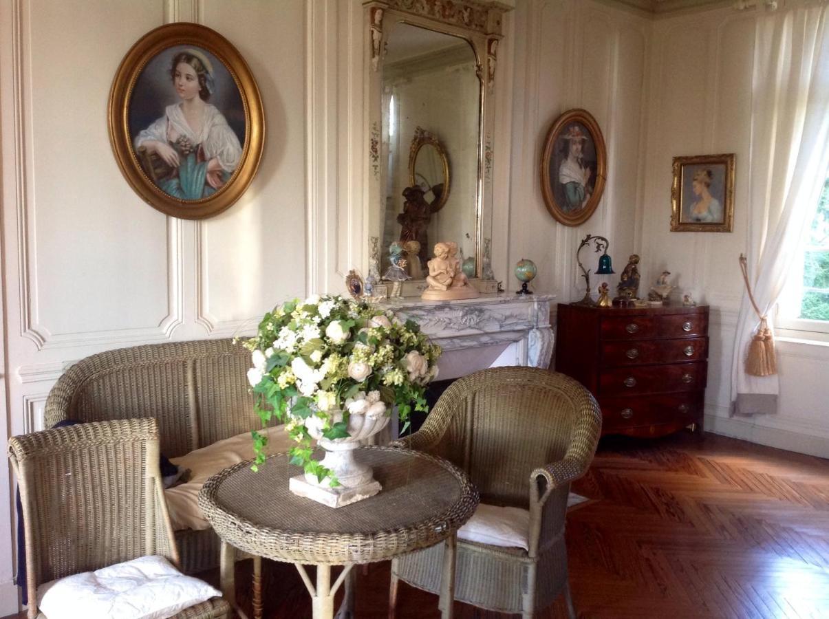 Chateau Du Mont Perreux Saint-Martin-du-Vivier Eksteriør billede